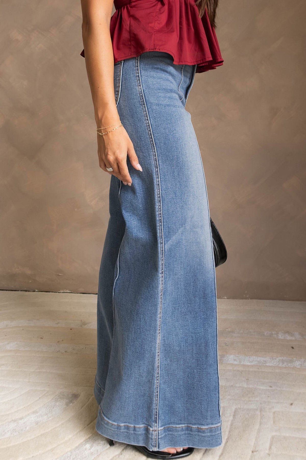 Seamlessly Sassy Wide-Leg Jeans